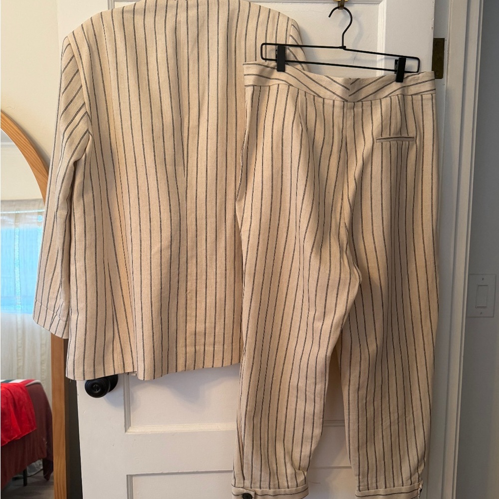 Zara Cream Blazer and Trousers with Black Pinstripes - Picture 7 of 9